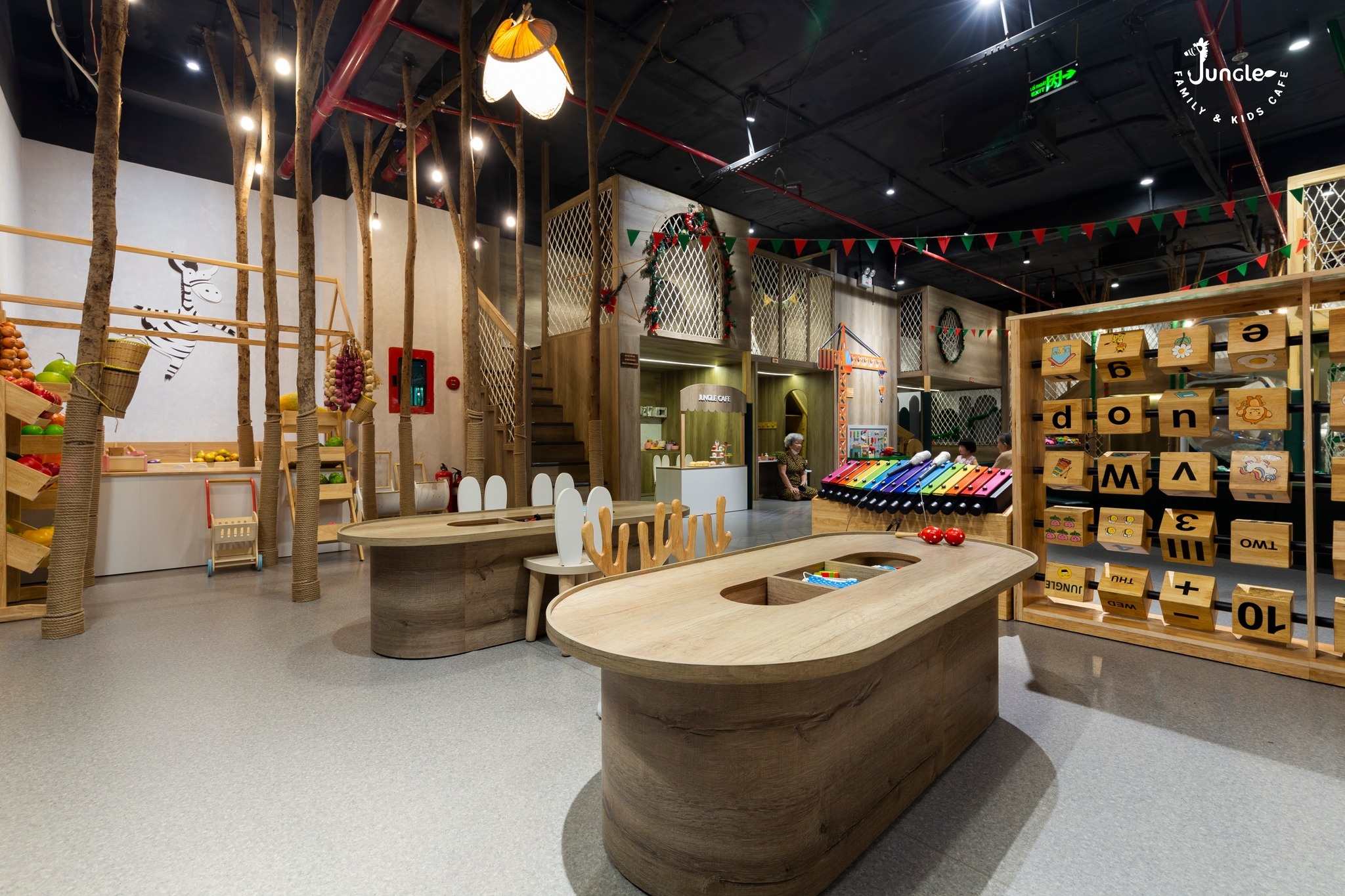 Jungle Family & Kids Cafe Âu Cơ