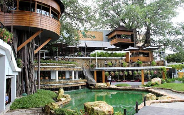 Không gian cafe Giáng sinh Sài Gòn tại Du Miên