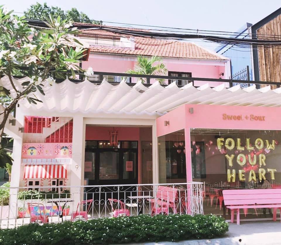 Cupcake Sweet + Sour - café Sài Gòn màu hồng