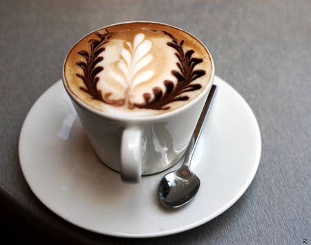 Cafe Cappuccino với ba phần espresso, sữa nóng và sữa sủi bọt