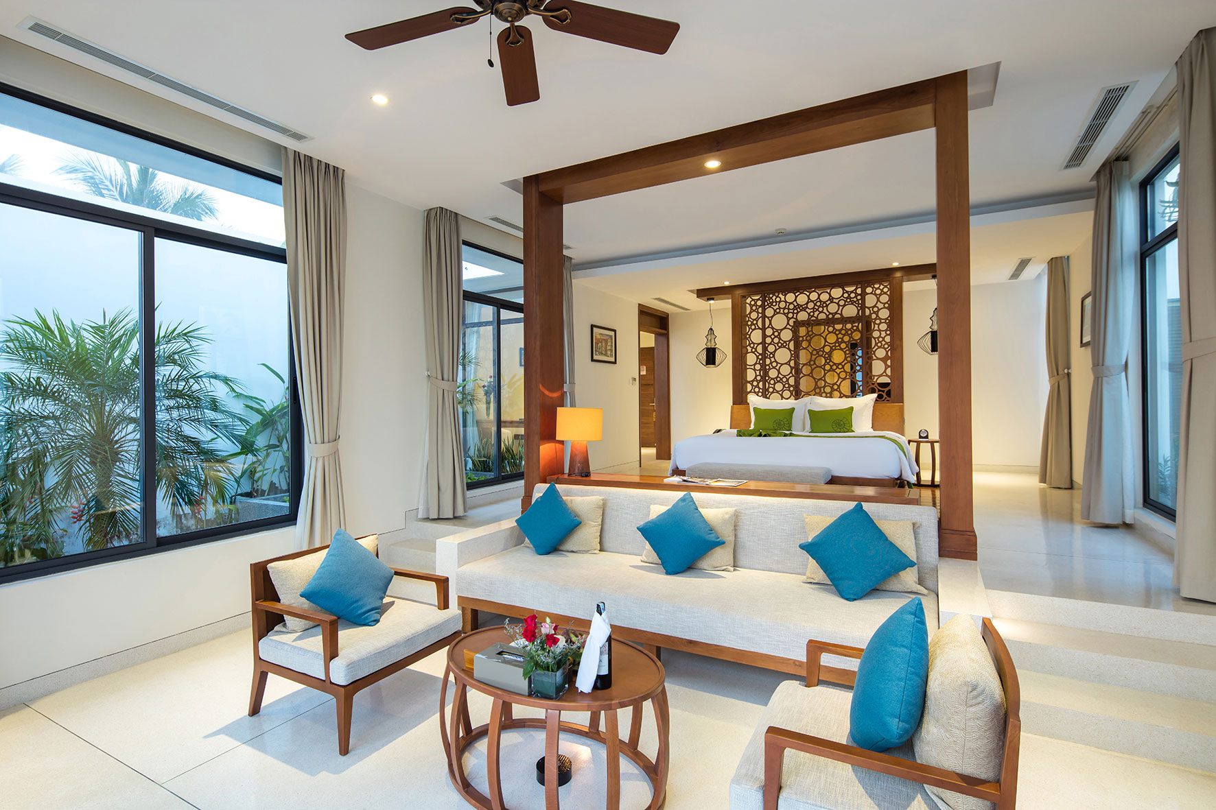 Không gian phòng khách biệt thự hướng biển