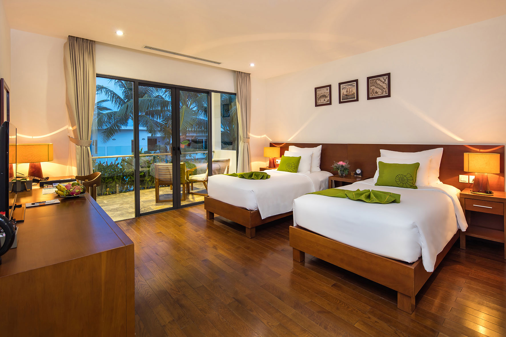 Nhà hàng sang trọng tại Cam Ranh Riviera Beach Resort & Spa