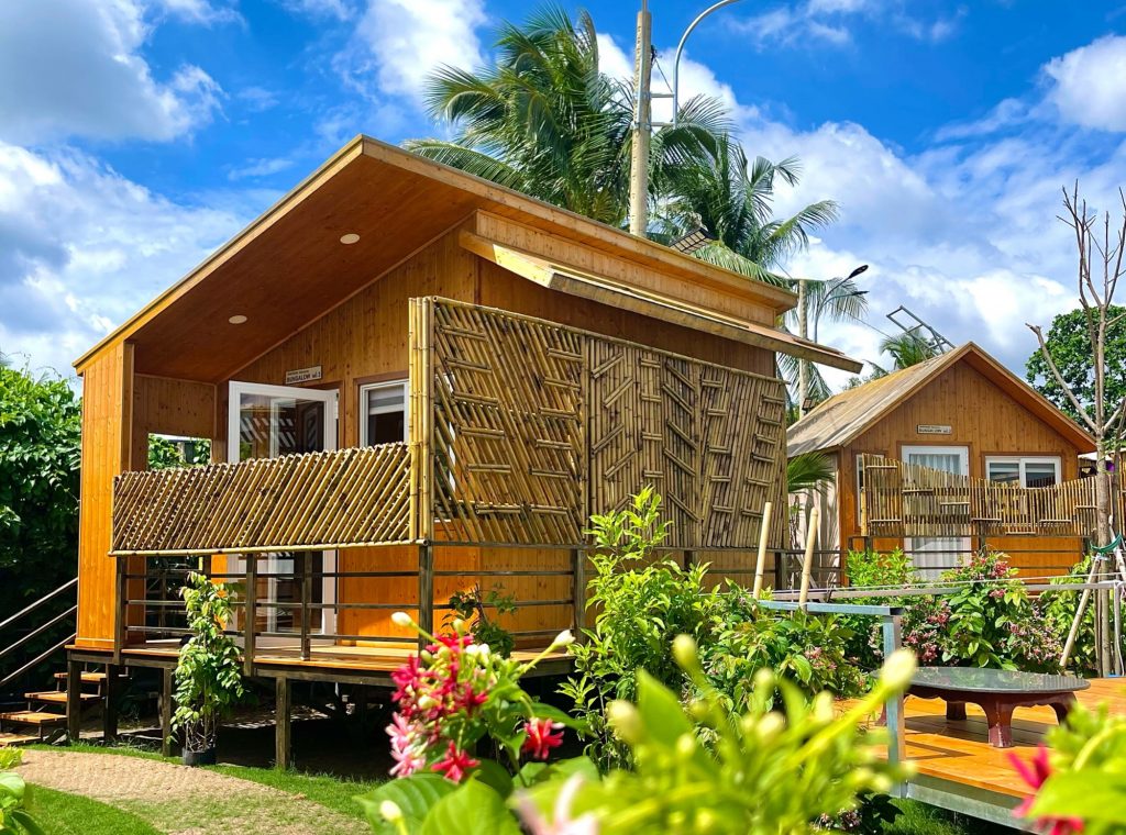 Khung cảnh hoàng hôn tại Riverside Glamping