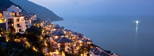 Đây cũng là cách World Travel Awards ghi nhận thành tựu đóng góp đặc biệt của khu nghỉ dưỡng này vào sự phát triển của ngành du lịch toàn cầu năm 2015.