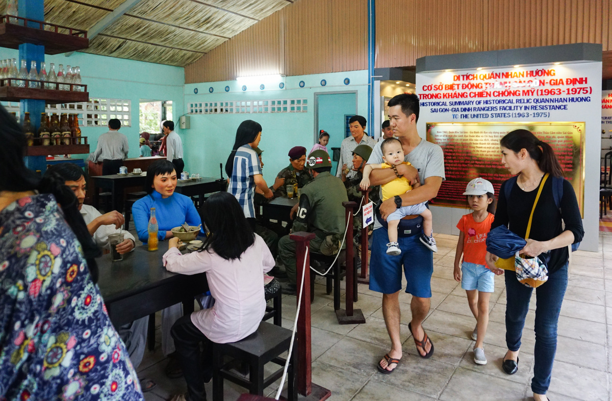 Quán Nhan Hương mở cửa miễn phí tham quan