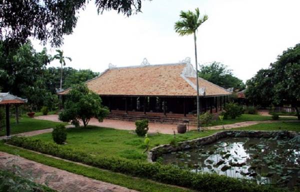 Làng cổ trong khuôn viên trường Đại học Phan Thiết