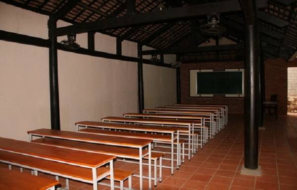 Phòng học khang trang, thoáng mát, thiết bị hiện đại