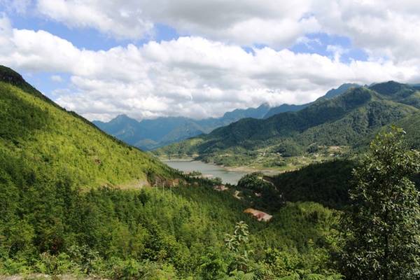 Hồ Séo Mý Tỷ nhìn từ trên cao