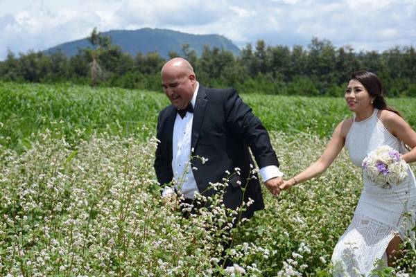 Chụp ảnh cưới tại cánh đồng hoa tam giác mạch Lâm Đồng