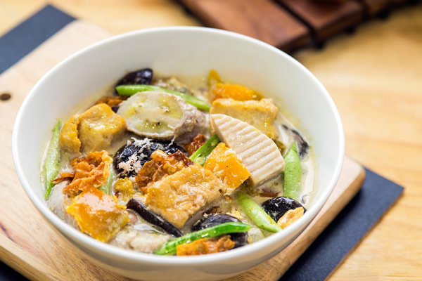 Món canh kiểm chay sau khi hoàn thành Hình ảnh món canh kiểm chay chay với các nguyên liệu tươi ngon