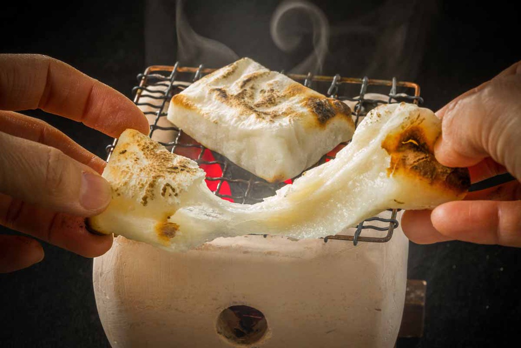 Canh mochi nóng biểu tượng tuổi thọ Nhật Bản