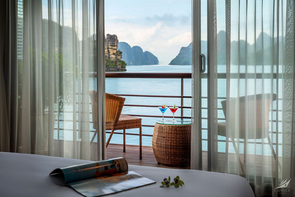 Du thuyền Capella Hạ Long máng trượt nước Du thuyền Capella Hạ Long máng trượt nước