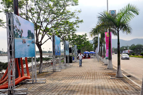 Carnaval Hạ Long 2014 trang trí đường Hoàng Quốc Việt