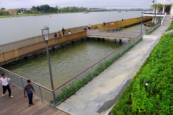 Vị trí cầu đi bộ sông Hương giữa cầu Trường Tiền và cầu Phú Xuân