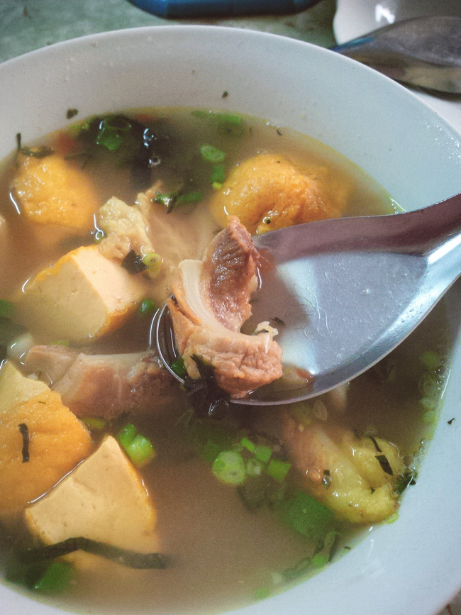 cau-go-con-pho-du-sang-trua-hay-toi-muon-deu-day-ap-mon-ngon-ivivu-11 cau-go-con-pho-du-sang-trua-hay-toi-muon-deu-day-ap-mon-ngon-ivivu-11