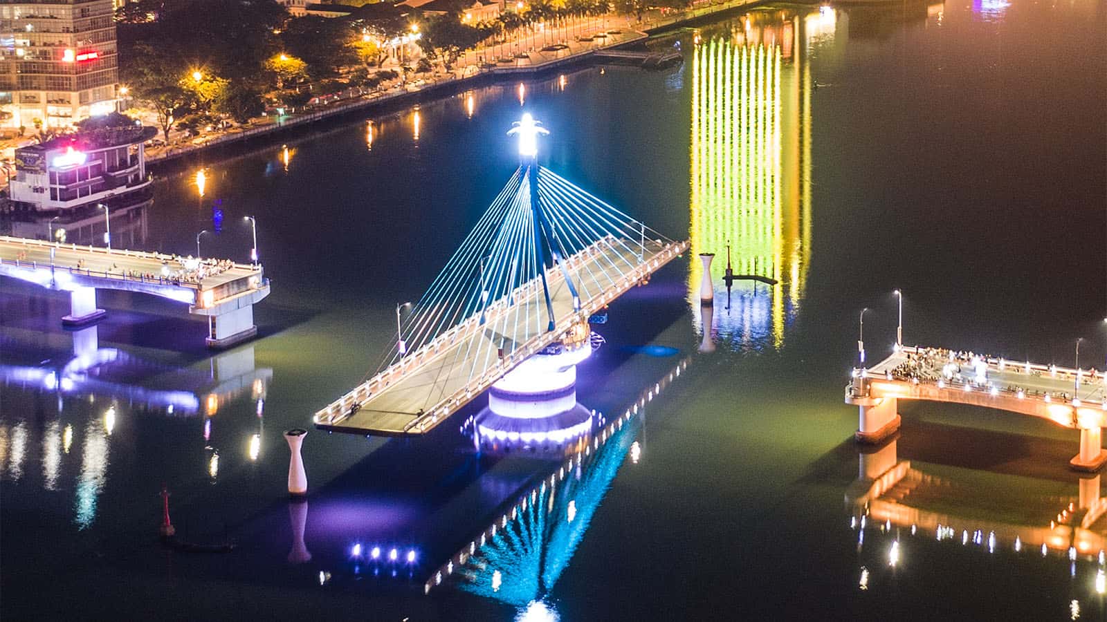 Cầu quay Sông Hàn Đà Nẵng hoạt động