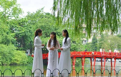 Tìm hiểu văn hóa truyền thống khi đi du lịch Hà Nội