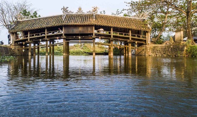 Khám phá vẻ đẹp cổ kính của cầu ngói Thanh Toàn tại Thừa Thiên Huế