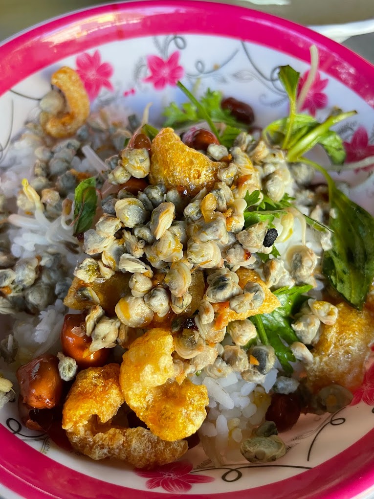 Cơm hến - Món ăn ở Huế dân dã