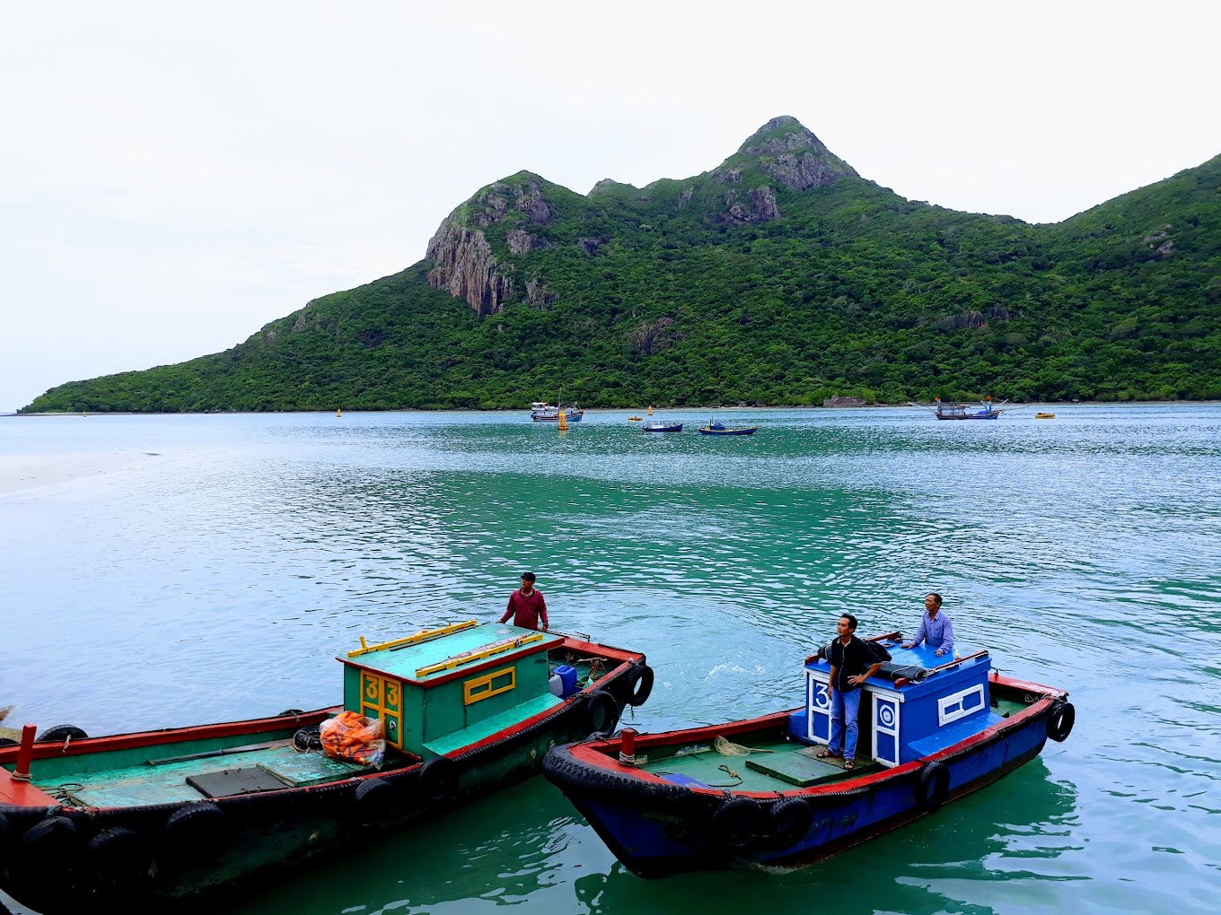 Tàu cao tốc đến Cảng Bến Đầm Côn Đảo