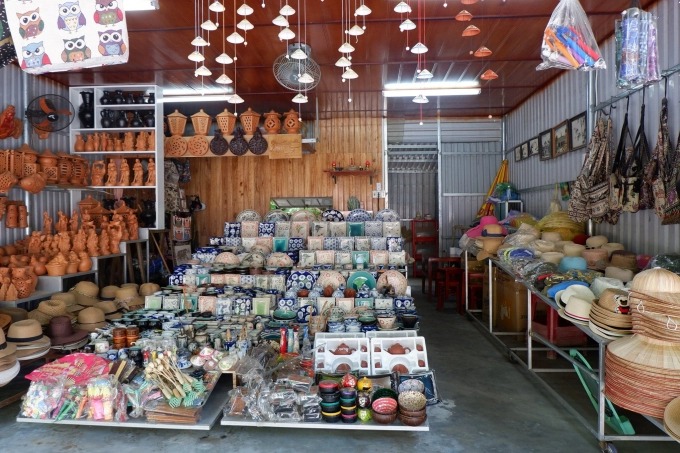 Cửa hàng lưu niệm Hội An