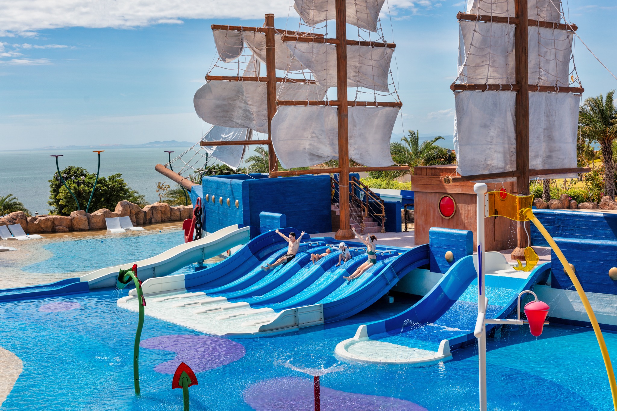 Công viên nước Explorer’s Playground tại Centara Mirage Mũi Né