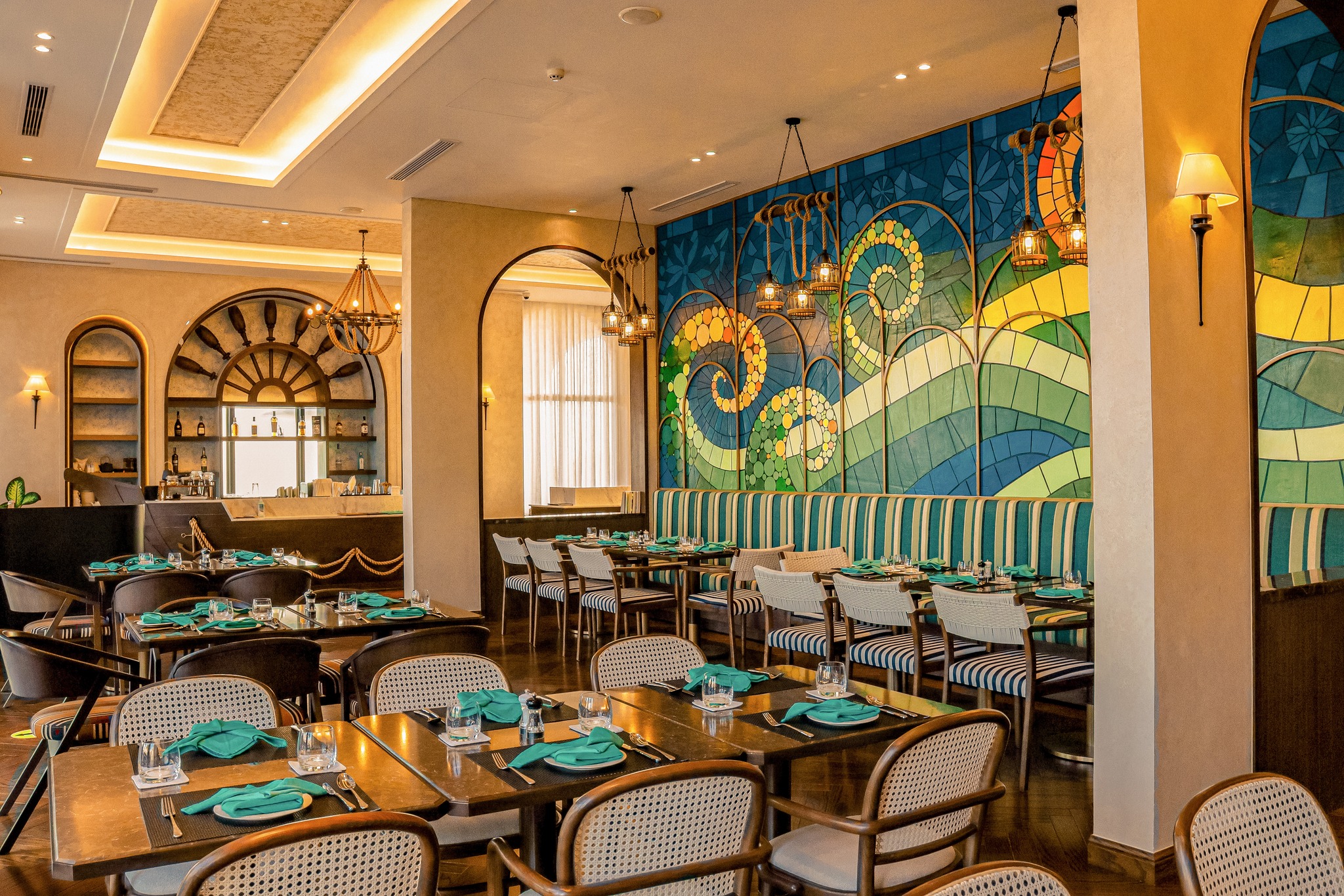 Nhà hàng với thực đơn buffet đa dạng tại Centara Mirage Resort Mũi Né