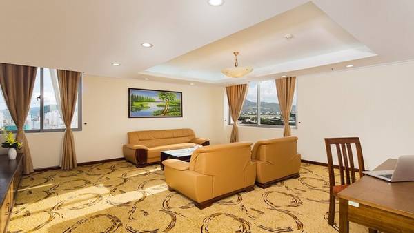Nội thất phòng nghỉ sang trọng tại khách sạn Nha Trang Central