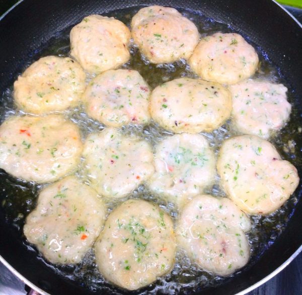 Chả cá kho cà chua chiên vàng thơm ngon