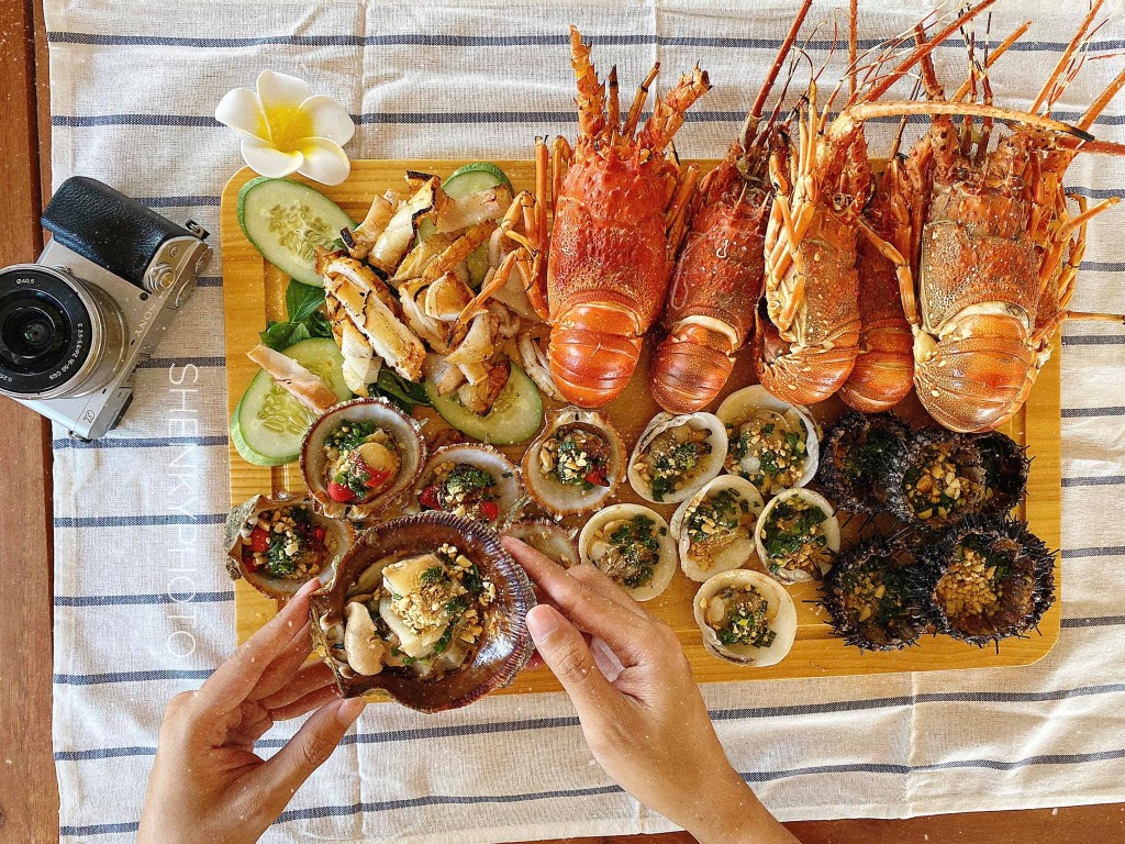 Tôm hùm đảo Bình Hưng tươi ngon hấp dẫn