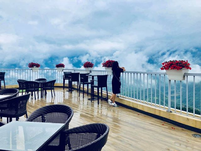 Ảnh sống ảo với mây núi tại khách sạn Amazing Sapa