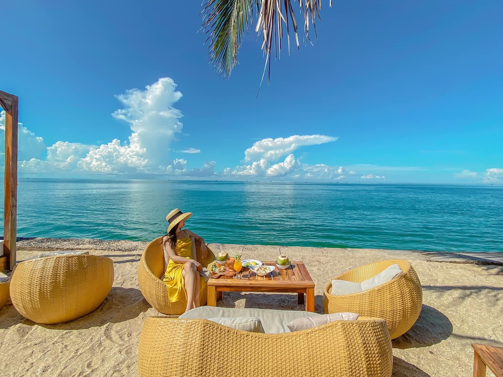Chameleon Beach Bar góc check-in Phan Thiết