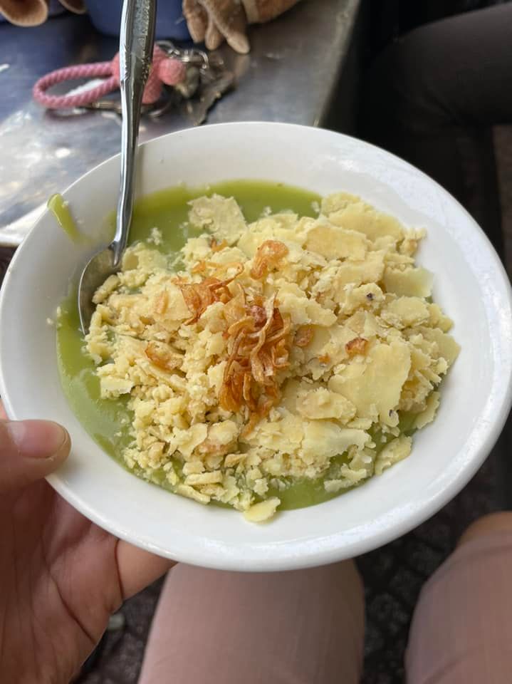 Màu xanh của cháo khoái Hải Phòng từ rau ngót