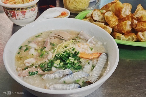 Cháo sá sùng – đặc sản lạ miệng ở Sài Gòn