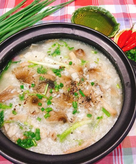 Cách nấu cháo thịt thập cẩm sôi lên với nấm và cà rốt Cách nấu cháo thịt thập cẩm sôi lên với nấm và cà rốt