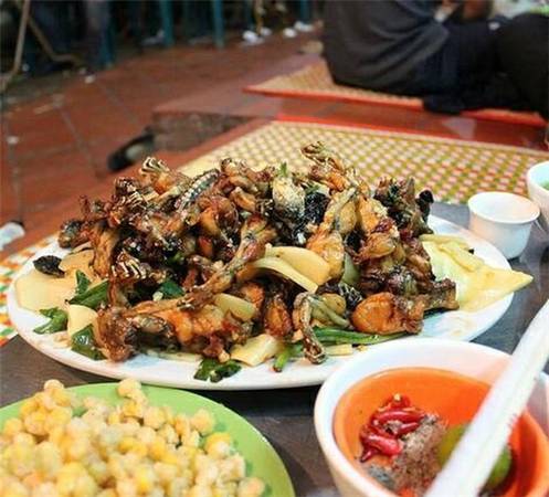 Lẩu ếch măng cay - món ngon Long Biên chuẩn vị