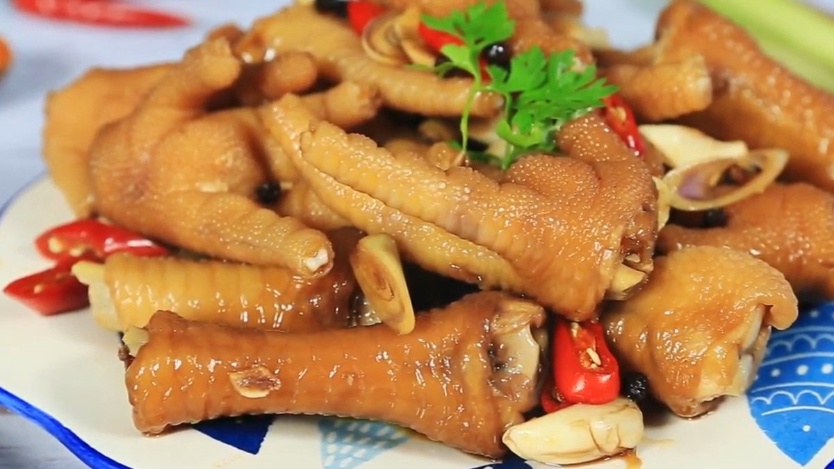 Chân gà ngâm món ăn Hà Khẩu