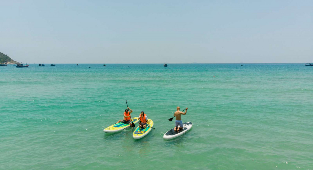 Chèo sup vui chơi dưới nước Nha Trang