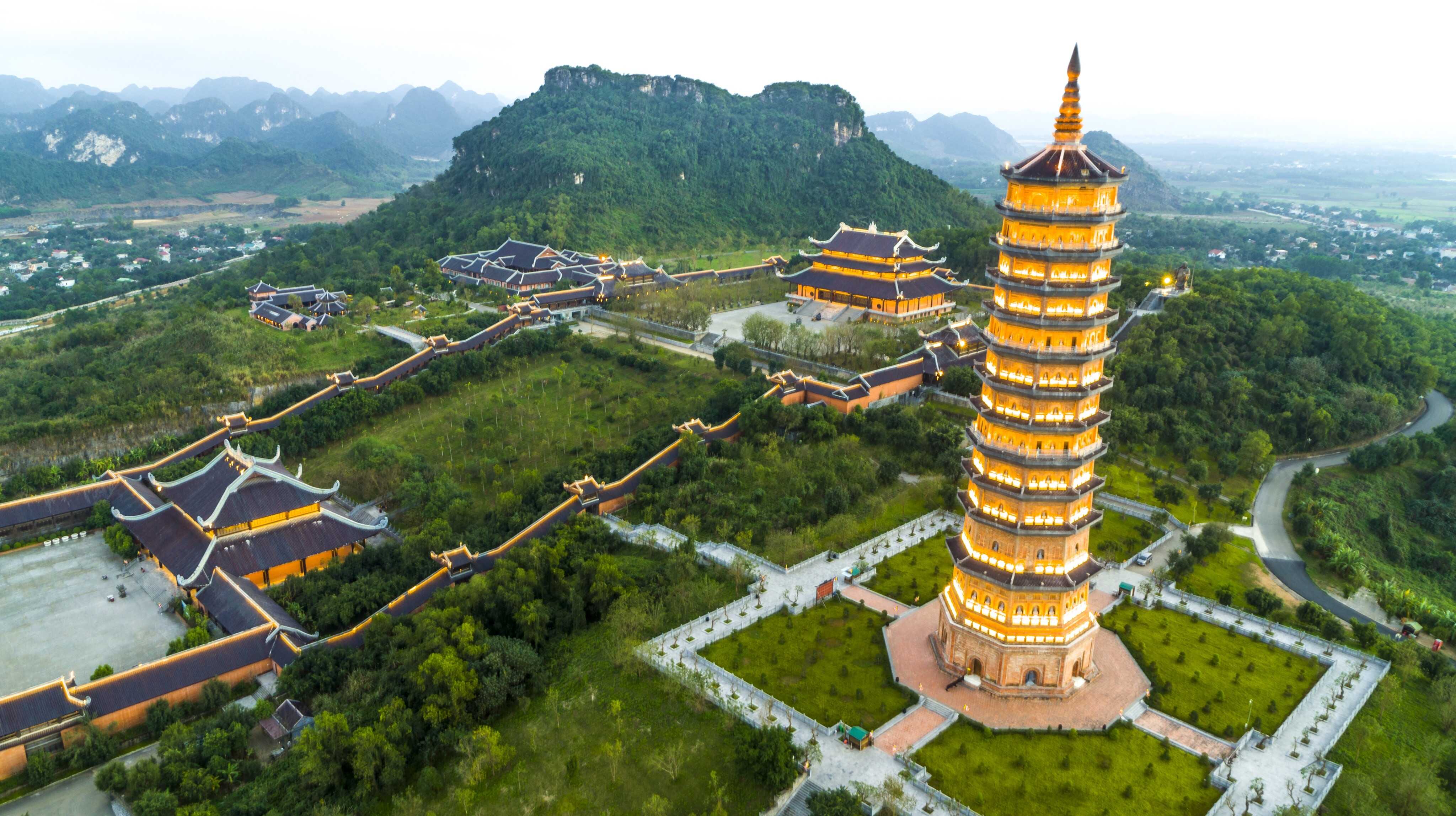 Chùa Bái Đính tour Tết Sapa
