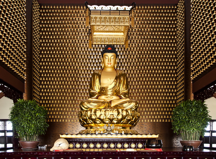 Điện Phật. Ảnh: chuaviettoancau.