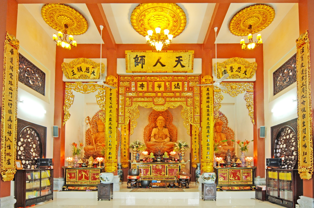 Điện Phật. Ảnh: chuaviettoancau.