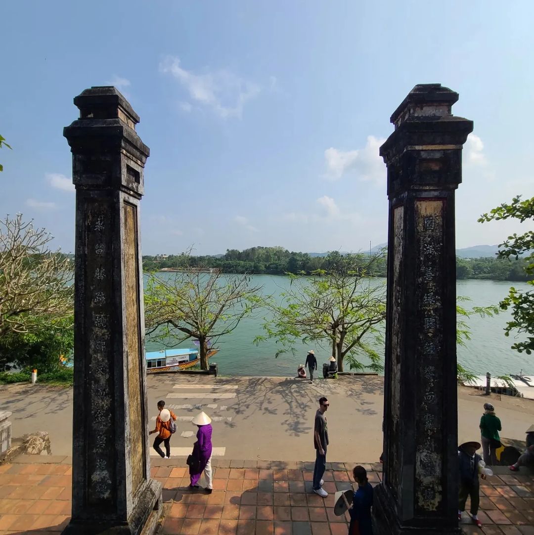 Chùa -Thiên- Mụ-ivivu-2