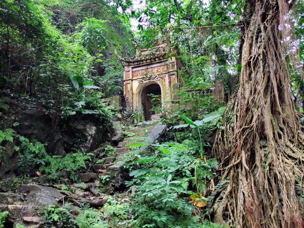Chùa -Trầm-ivivu-1