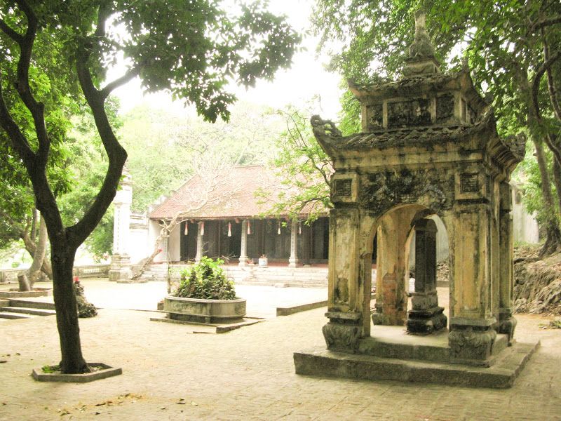 Chùa -Trầm-ivivu-2