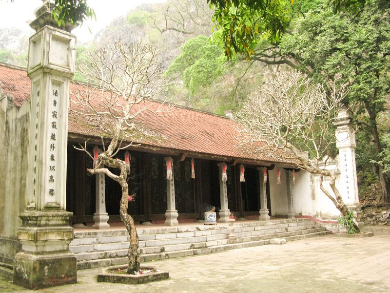 Chùa -Trầm-ivivu