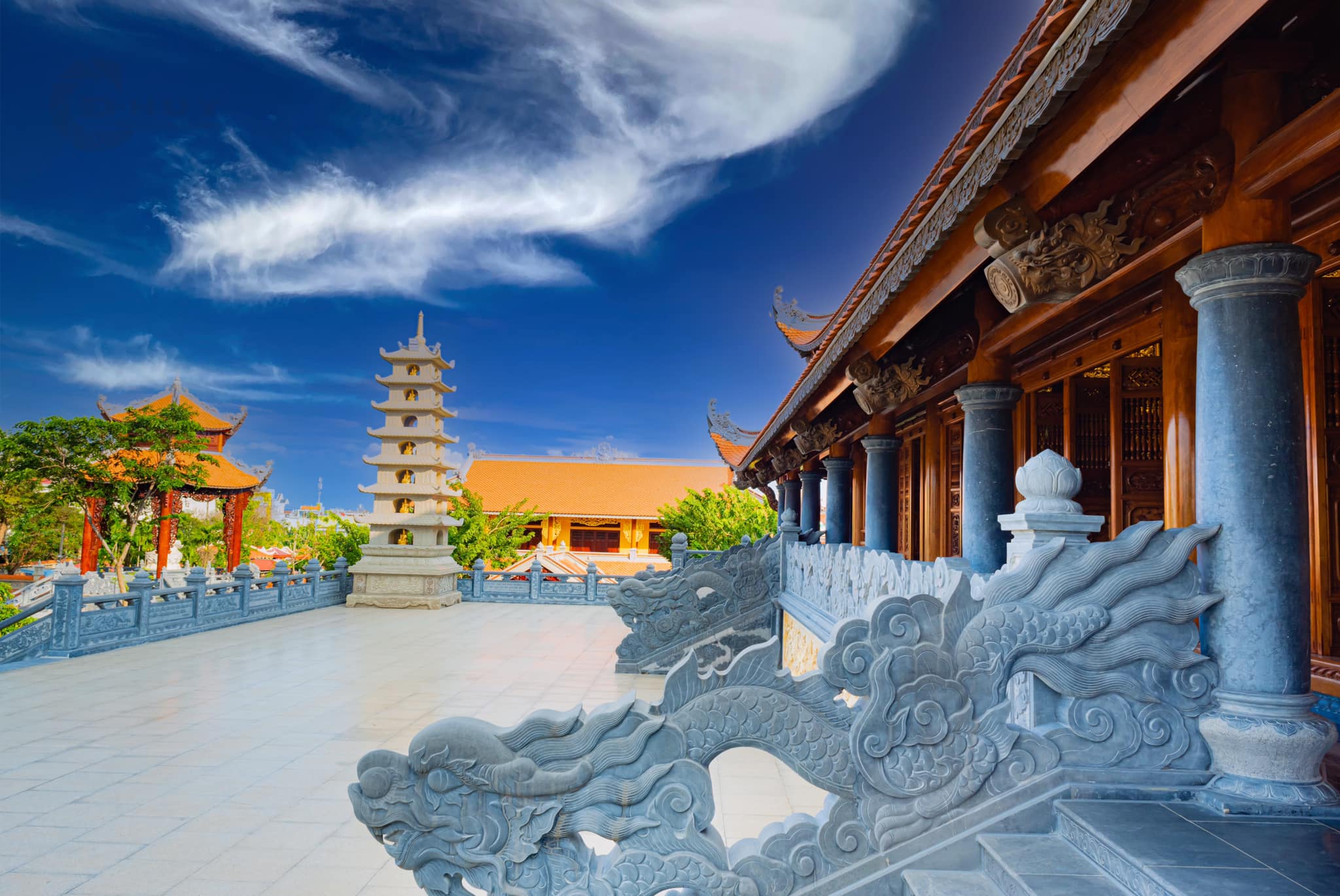 chùa VN1
