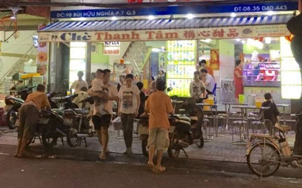 Hột gà trà món chè bê đê Sài Gòn đặc trưng Hột gà trà món chè bê đê Sài Gòn đặc trưng