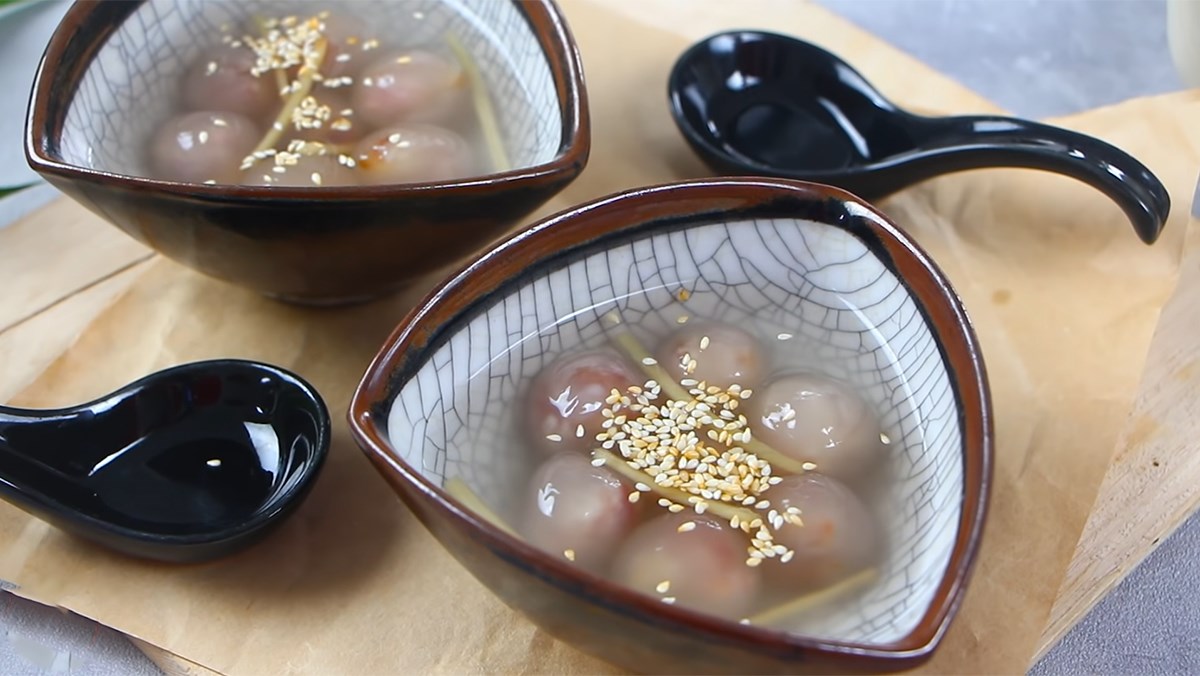 Chè Huế bột lọc heo quay thơm ngon lạ miệng
