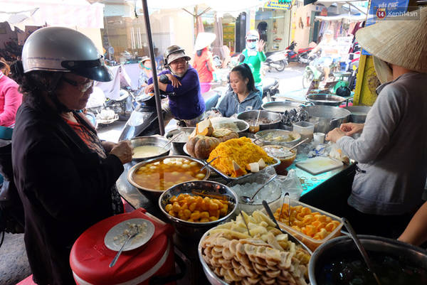 Quầy chè của chị Có.