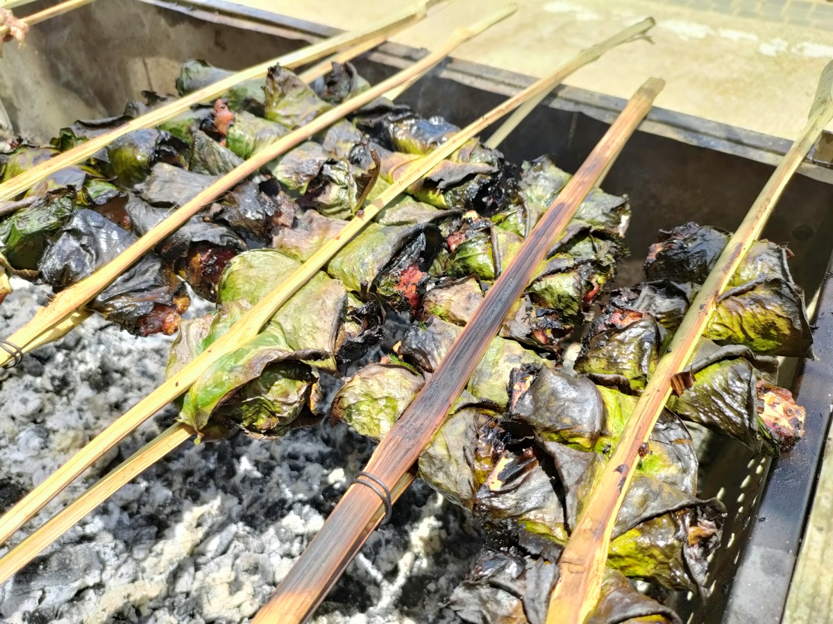 Chả cuốn lá bưởi-ivivu